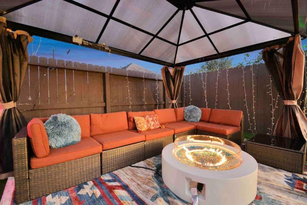 休斯敦Luxe Downtown Retreat•Hot Tub • Fire Pit. Sleeps16别墅 外观 照片